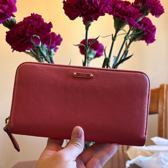 Fendi Saffiano leather Rose pink zippy Wallet w gold tone hardware - Picture 1 of 6